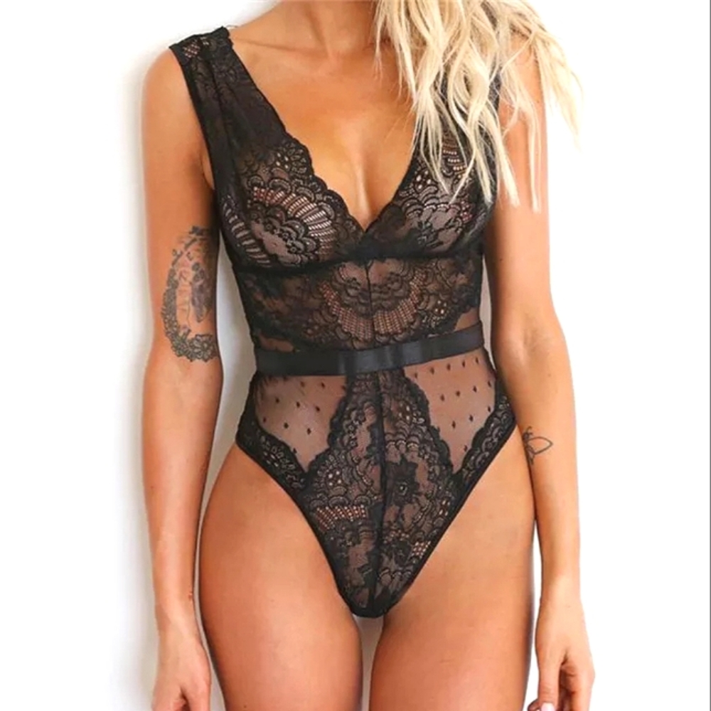 Floral Lace V Neck Sexy Bodysuit Black